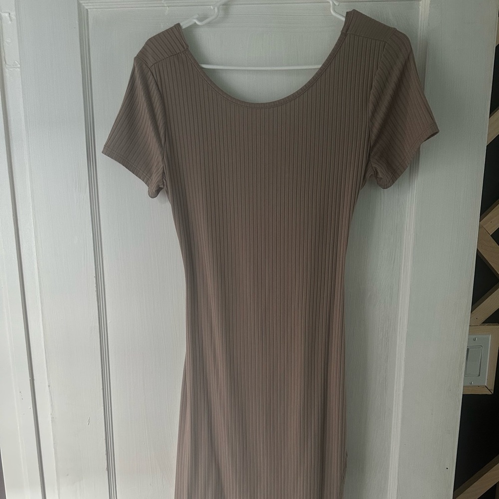 Elegant Taupe Ribbed Dress